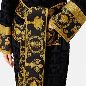 - Unisex Versace Baroque Bathroom Robe